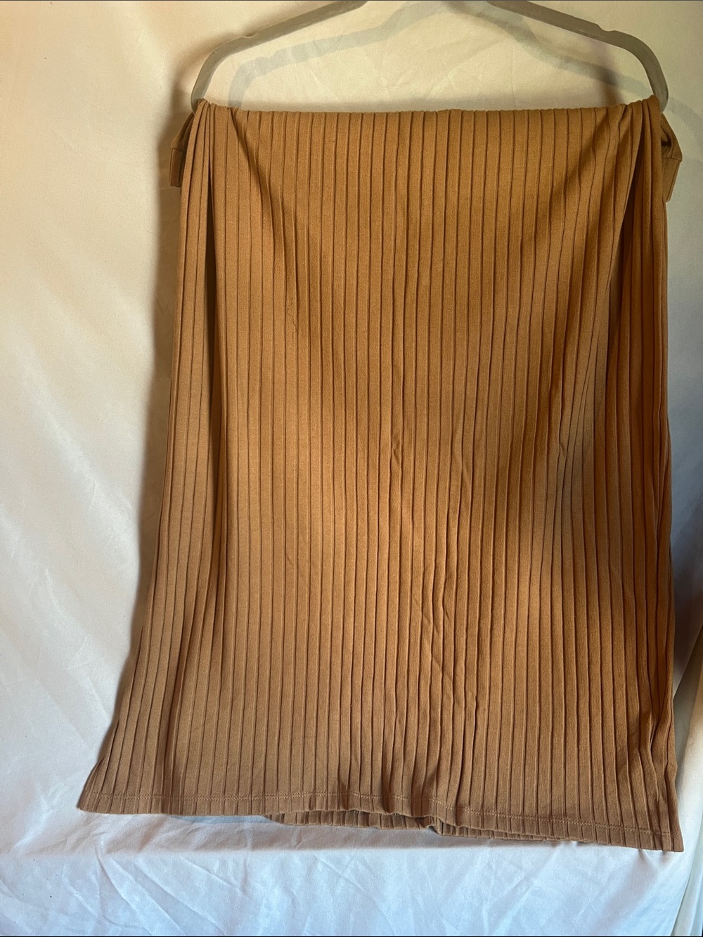 Old Navy Ribbed Midi Skirt in Camel